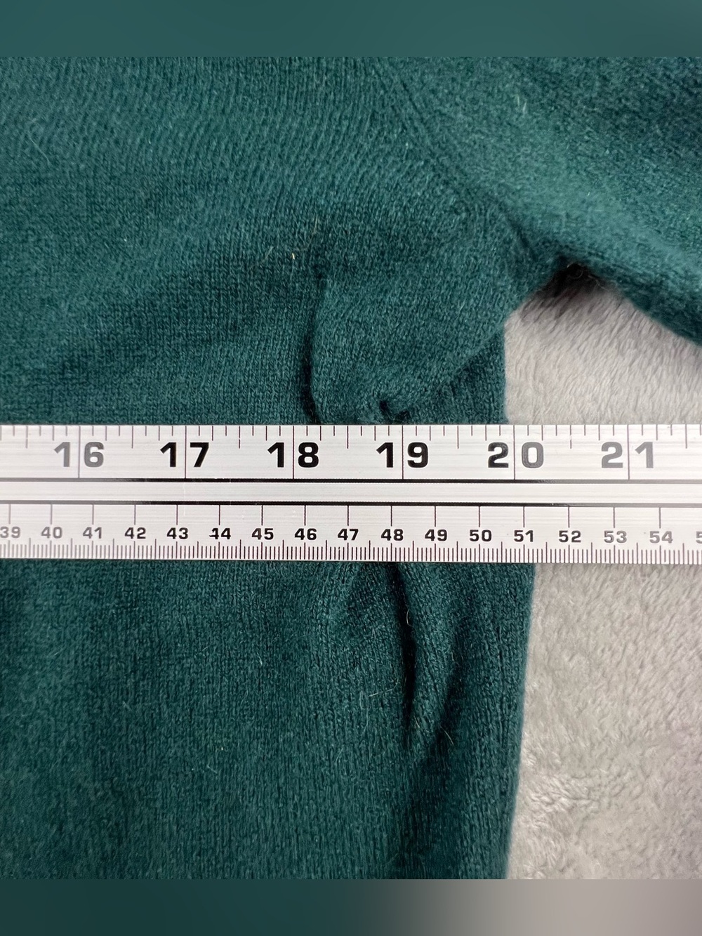 J.Crew 100% Cashmere Sweater Mens Size M Green Crewneck Long Sleeve Luxury - Picture 6 of 13